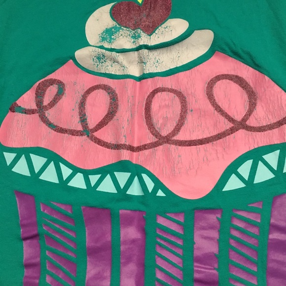 5 for $20 Cupcake t-shirt for girls - Picture 3 of 4